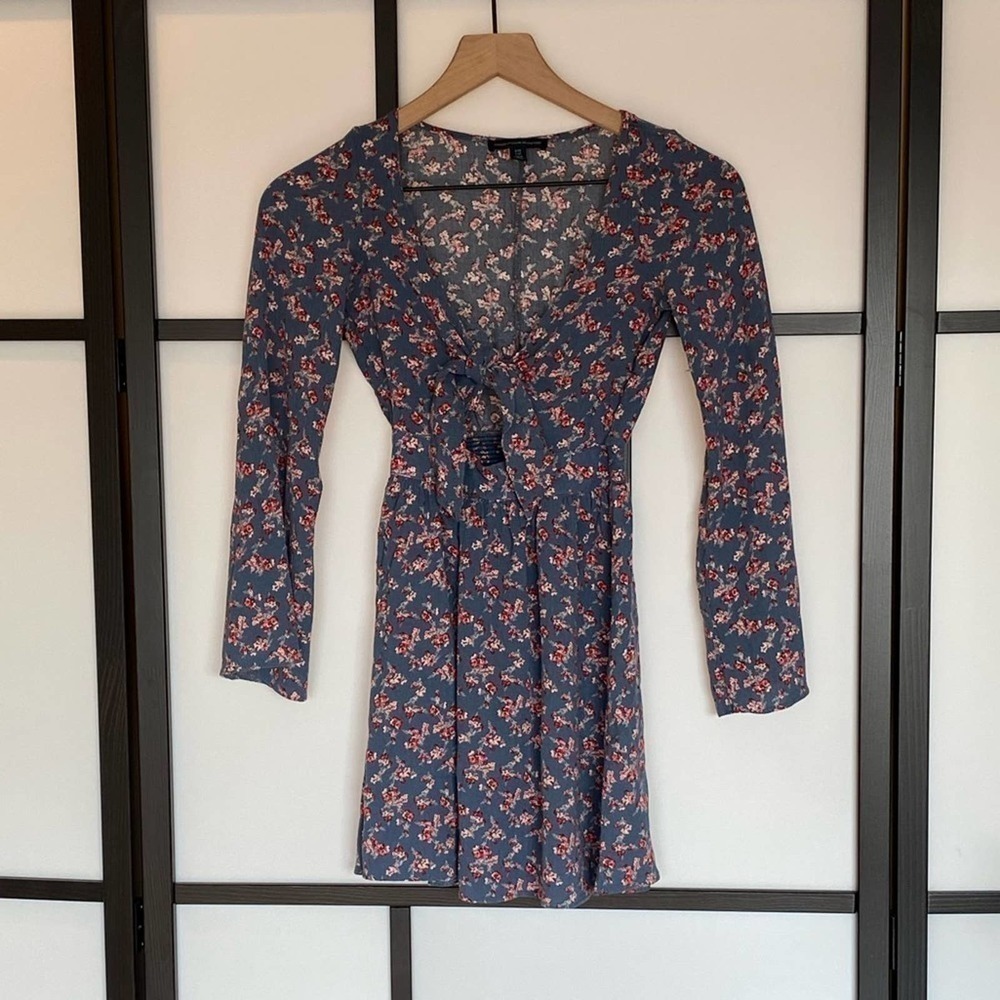 American Eagle floral Knotted long sleeve dress. Size‎ XXS